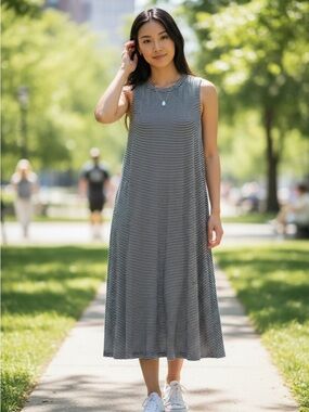 LAClass Sleeveless Black & White Striped Midi Dress Size M